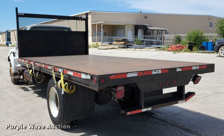 image for item JA9879 2004 Ford F650 Super Duty  dump flatbed truck