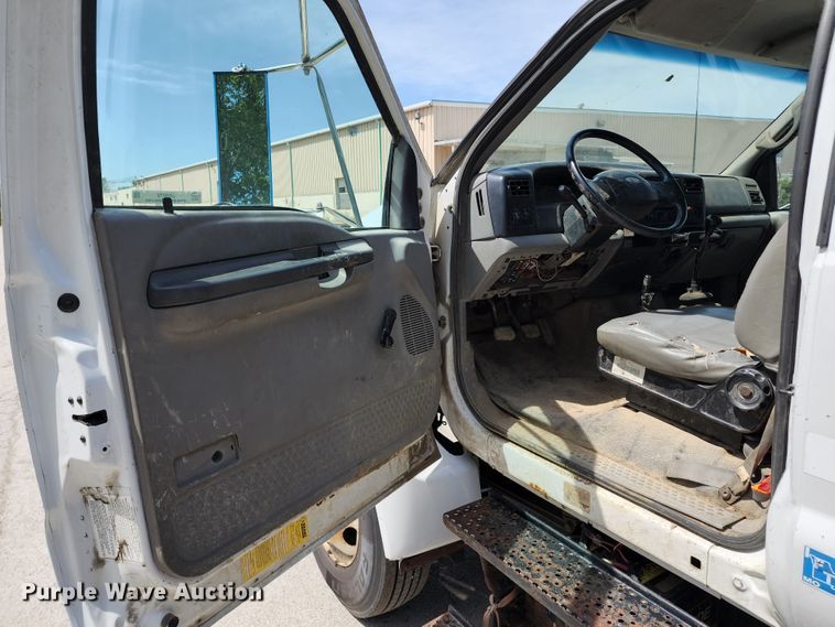 image for item JA9879 2004 Ford F650 Super Duty  dump flatbed truck