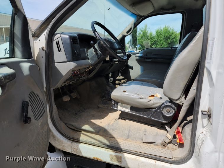 image for item JA9879 2004 Ford F650 Super Duty  dump flatbed truck