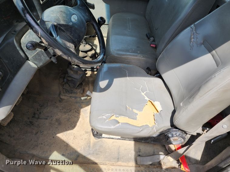 image for item JA9879 2004 Ford F650 Super Duty  dump flatbed truck