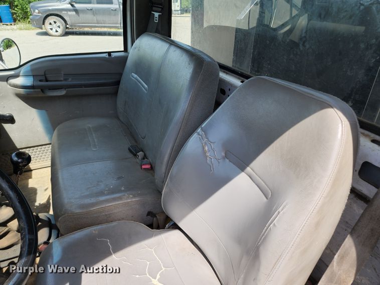 image for item JA9879 2004 Ford F650 Super Duty  dump flatbed truck