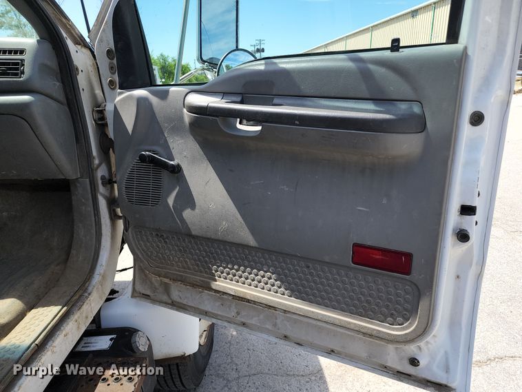 image for item JA9879 2004 Ford F650 Super Duty  dump flatbed truck