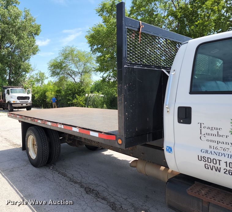 image for item JA9879 2004 Ford F650 Super Duty  dump flatbed truck