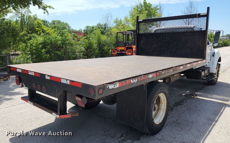 image for item JA9879 2004 Ford F650 Super Duty  dump flatbed truck