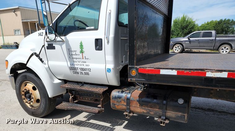 image for item JA9879 2004 Ford F650 Super Duty  dump flatbed truck