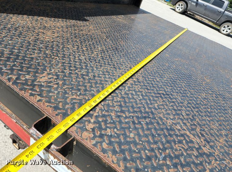 image for item JA9879 2004 Ford F650 Super Duty  dump flatbed truck