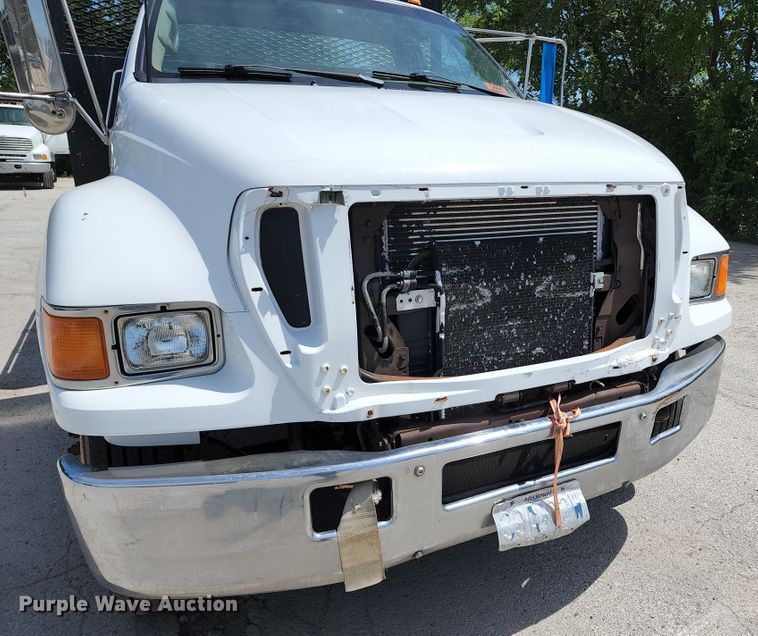 image for item JA9879 2004 Ford F650 Super Duty  dump flatbed truck