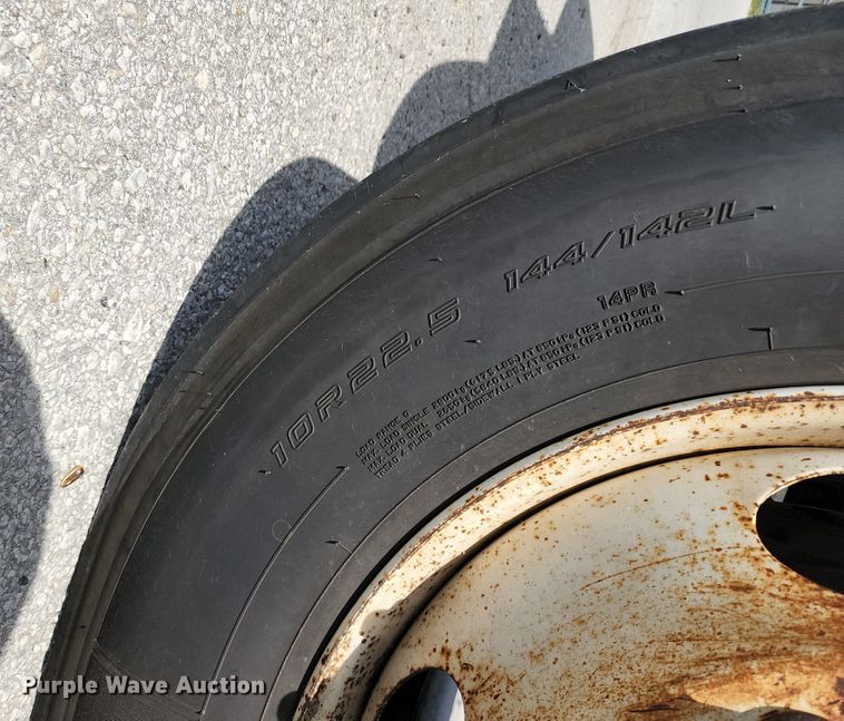 image for item JA9879 2004 Ford F650 Super Duty  dump flatbed truck