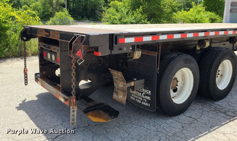 image for item JA9882 2011 International DuraStar 4400  flatbed truck