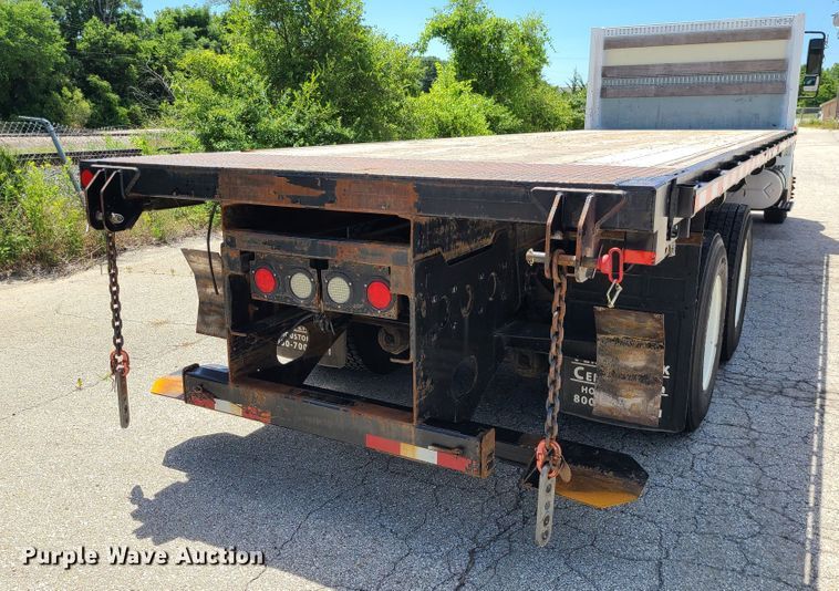 image for item JA9882 2011 International DuraStar 4400  flatbed truck