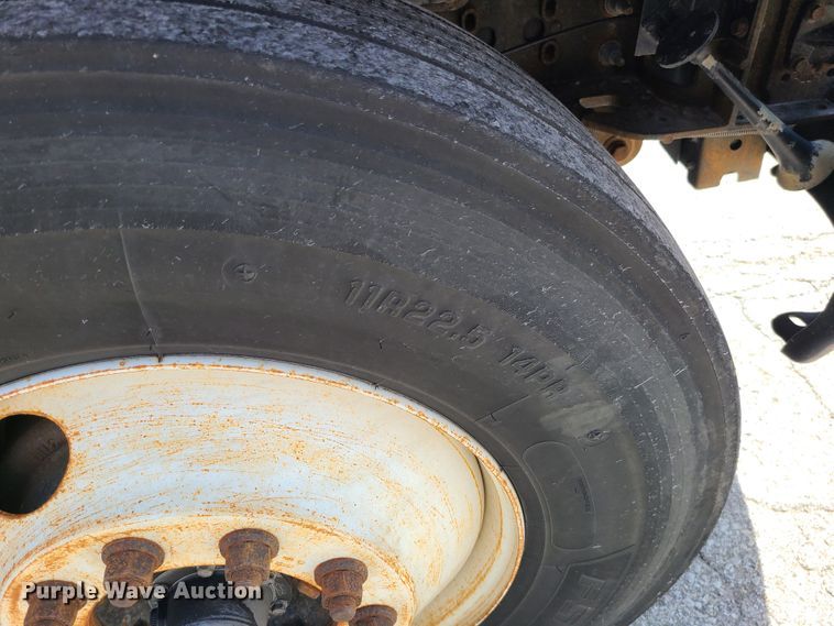 image for item JA9882 2011 International DuraStar 4400  flatbed truck