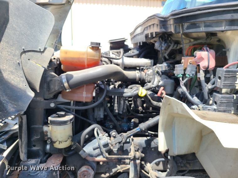 image for item JA9882 2011 International DuraStar 4400  flatbed truck