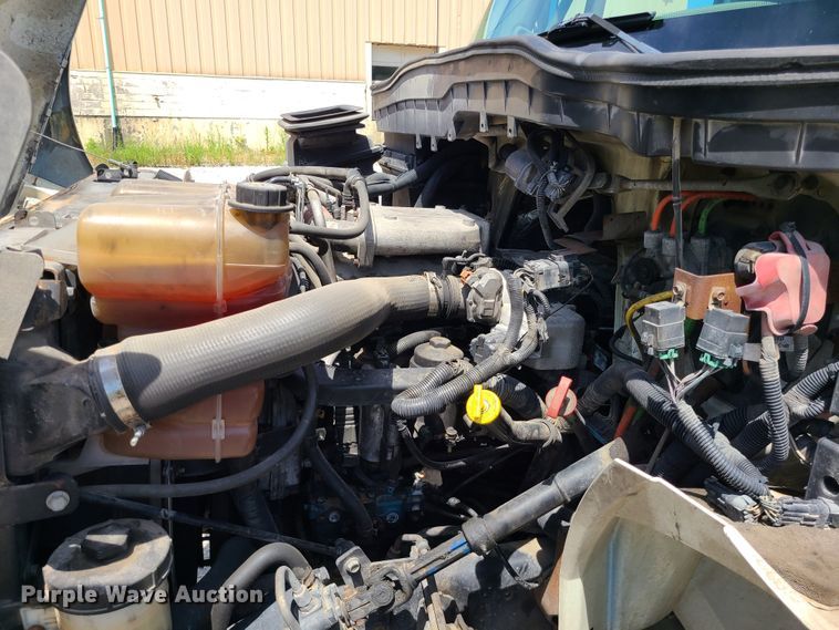 image for item JA9882 2011 International DuraStar 4400  flatbed truck