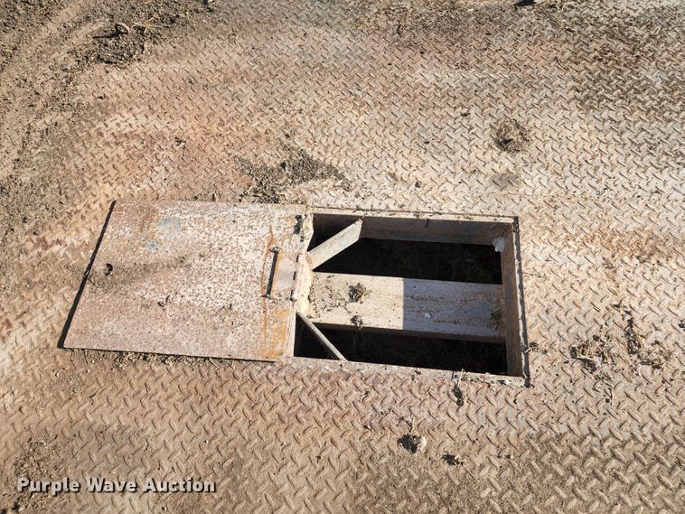 image for item JA9965 Flatbed