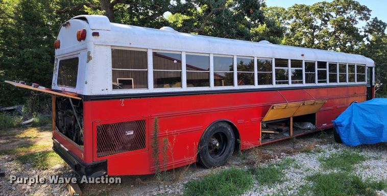 image for item JA9973 1987 Thomas  RV