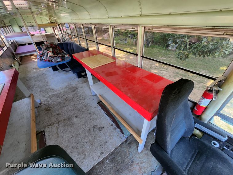 image for item JA9973 1987 Thomas  RV