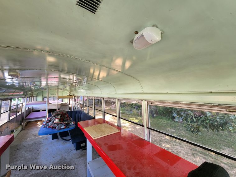 image for item JA9973 1987 Thomas  RV