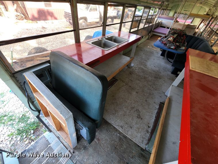 image for item JA9973 1987 Thomas  RV