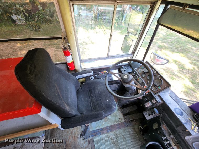 image for item JA9973 1987 Thomas  RV