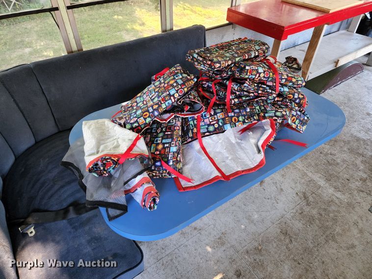 image for item JA9973 1987 Thomas  RV