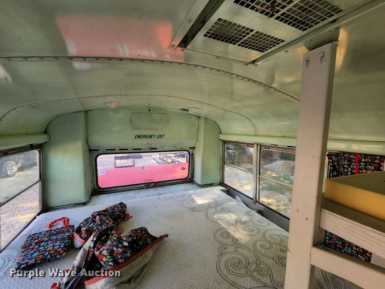 image for item JA9973 1987 Thomas  RV