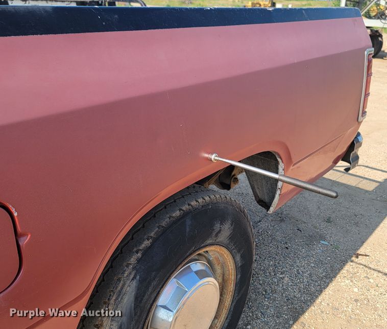 image for item JC9756 1993 Dodge D200  pickup truck