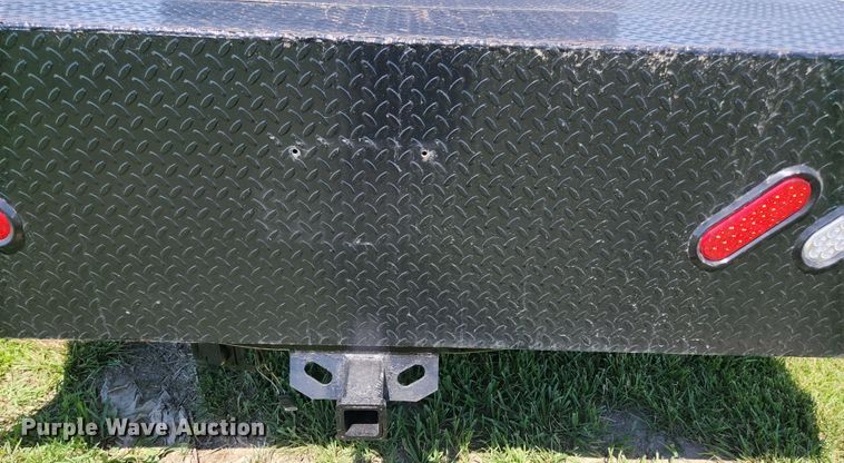 image for item JM9006 2002 Ford F250 Super Duty XLT  SuperCab flatbed pickup truck