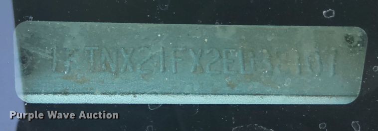 image for item JM9006 2002 Ford F250 Super Duty XLT  SuperCab flatbed pickup truck