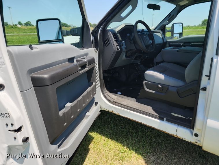 image for item JM9007 2013 Ford F250 Super Duty XL  SuperCab pickup truck