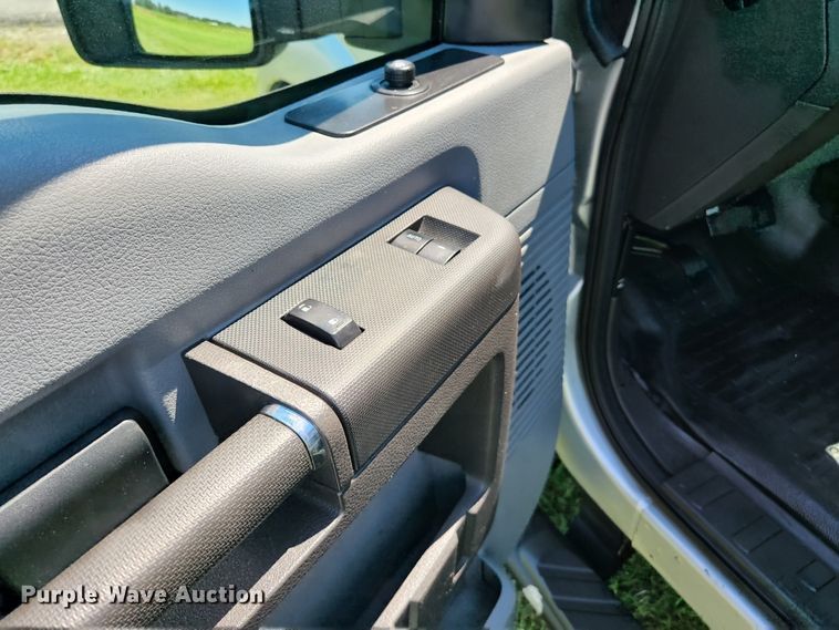 image for item JM9015 2012 Ford F250 Super Duty XL  SuperCab pickup truck