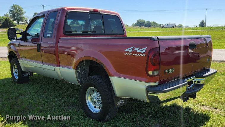 image for item JM9017 2001 Ford F250 Super Duty XLT  SuperCab pickup truck