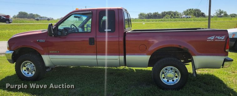 image for item JM9017 2001 Ford F250 Super Duty XLT  SuperCab pickup truck