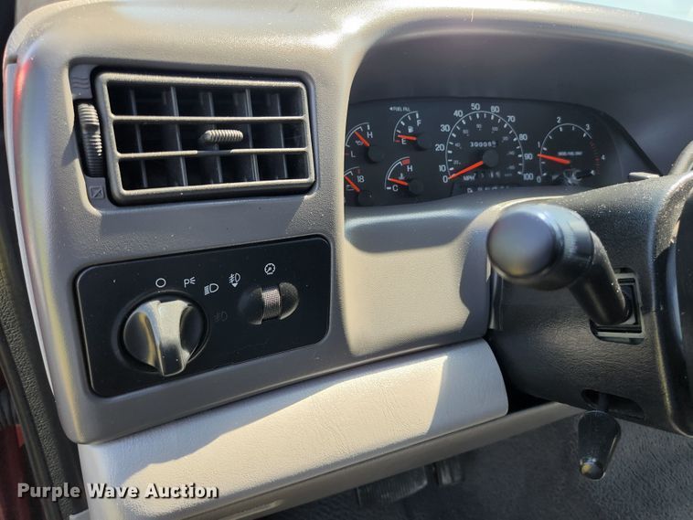 image for item JM9017 2001 Ford F250 Super Duty XLT  SuperCab pickup truck