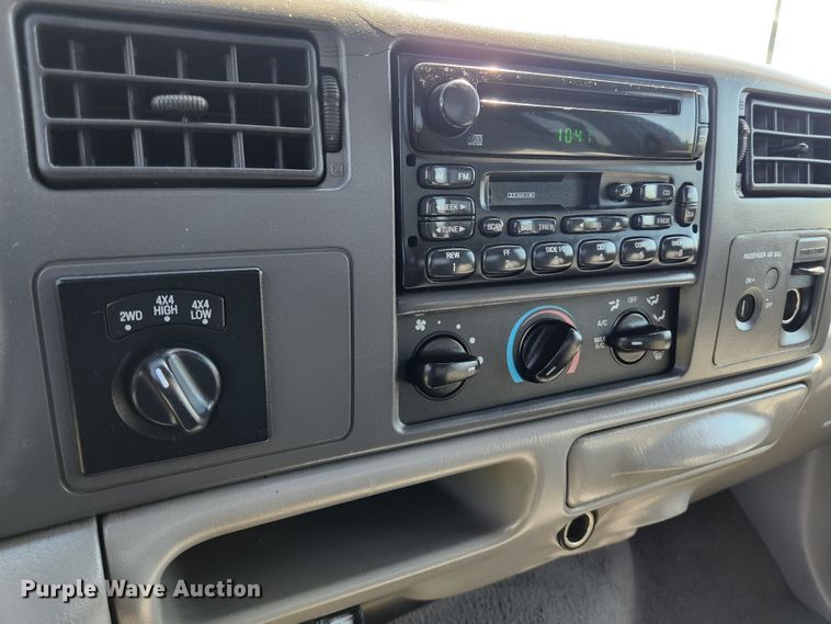 image for item JM9017 2001 Ford F250 Super Duty XLT  SuperCab pickup truck