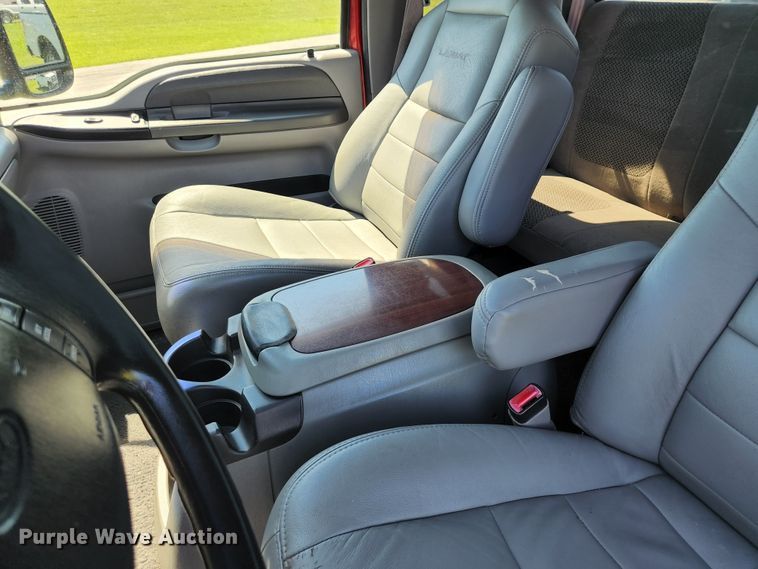 image for item JM9017 2001 Ford F250 Super Duty XLT  SuperCab pickup truck