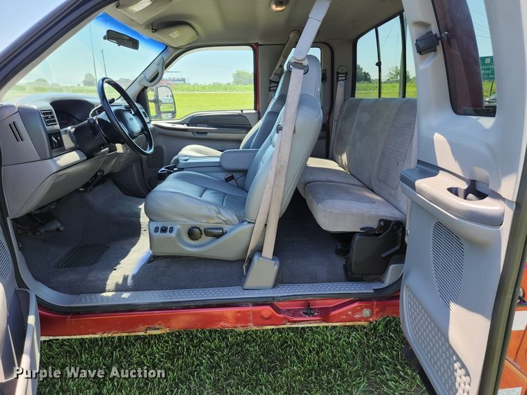 image for item JM9017 2001 Ford F250 Super Duty XLT  SuperCab pickup truck