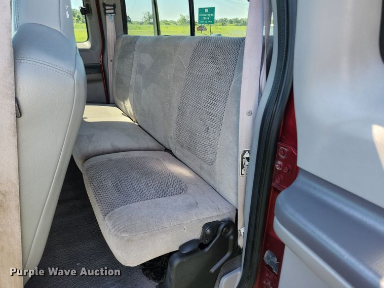 image for item JM9017 2001 Ford F250 Super Duty XLT  SuperCab pickup truck