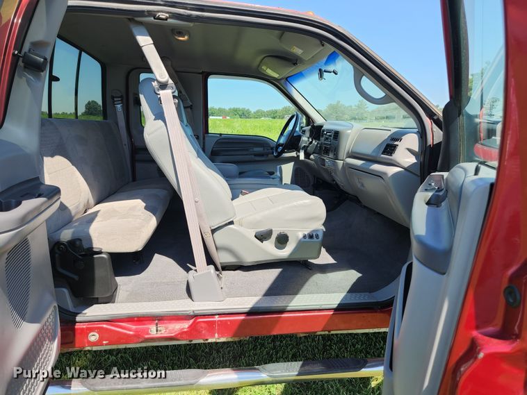 image for item JM9017 2001 Ford F250 Super Duty XLT  SuperCab pickup truck