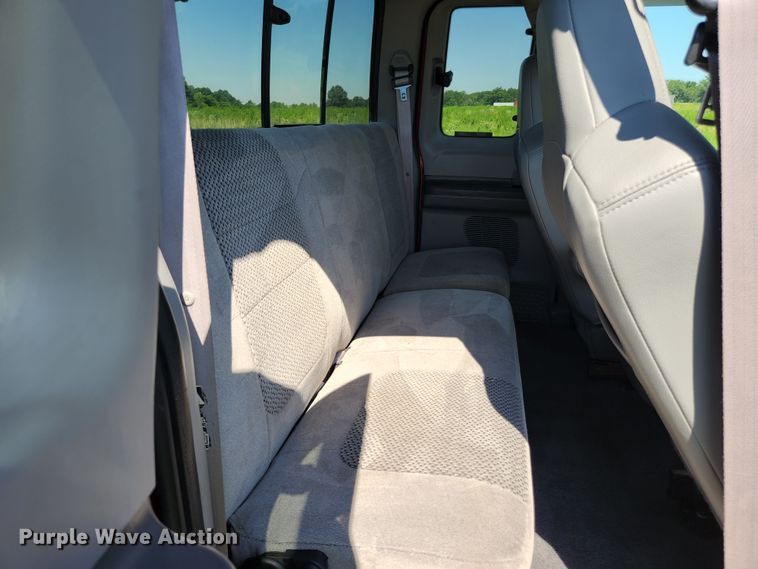 image for item JM9017 2001 Ford F250 Super Duty XLT  SuperCab pickup truck