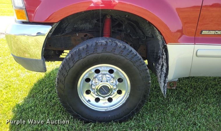 image for item JM9017 2001 Ford F250 Super Duty XLT  SuperCab pickup truck