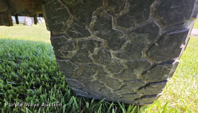 image for item JM9017 2001 Ford F250 Super Duty XLT  SuperCab pickup truck