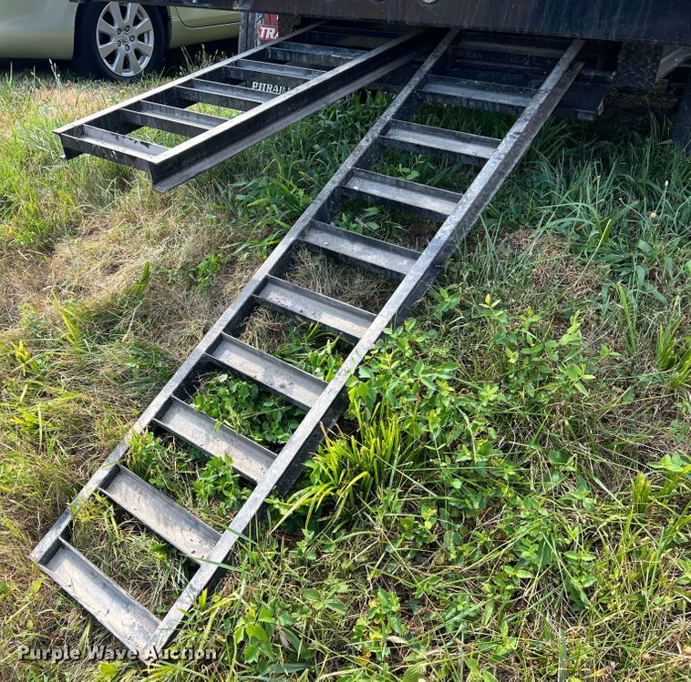 image for item JM9243 2021 PJ DD202  dump trailer