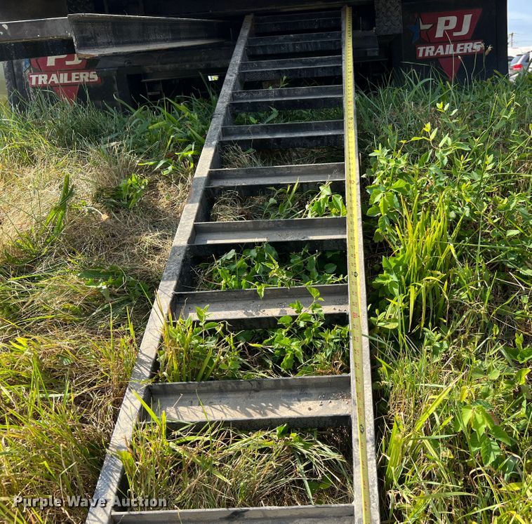 image for item JM9243 2021 PJ DD202  dump trailer