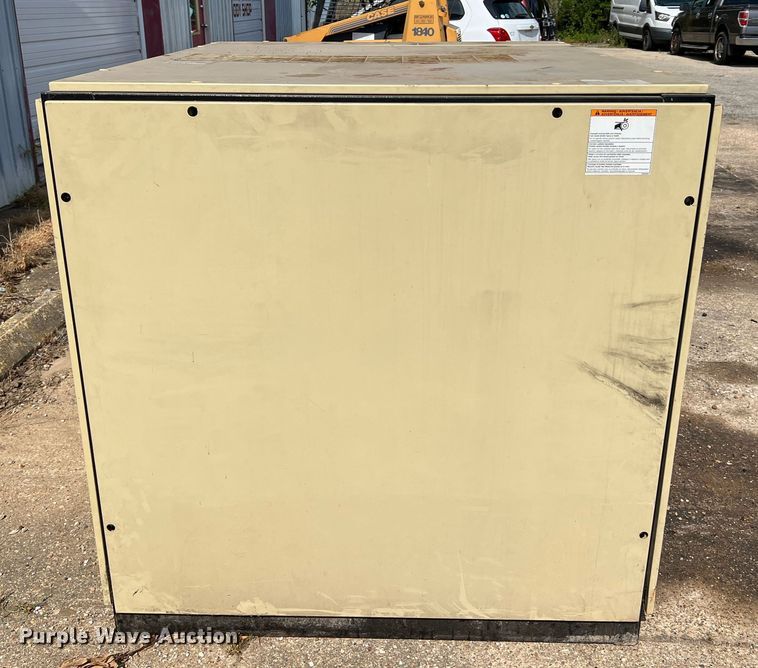 image for item JM9244 Ingersoll Rand SSR UP6-30-125  air compressor
