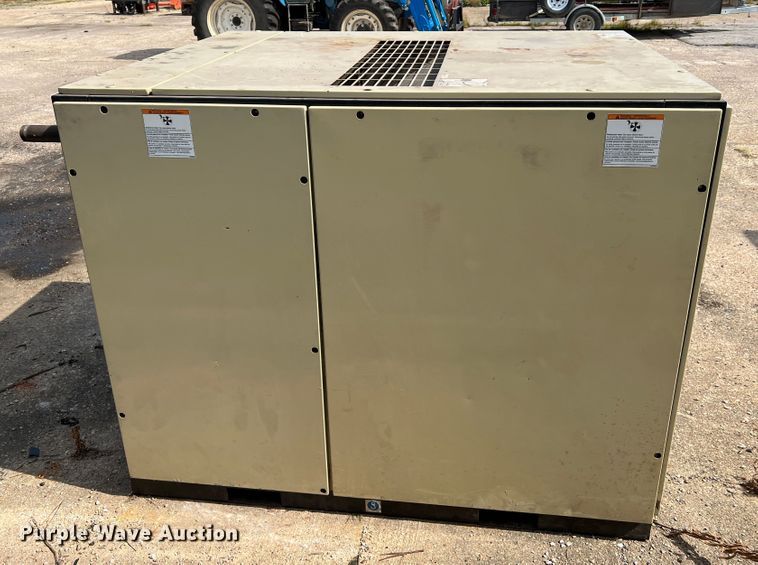 image for item JM9244 Ingersoll Rand SSR UP6-30-125  air compressor
