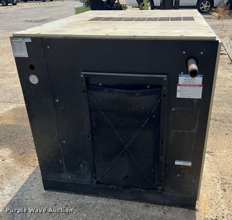 image for item JM9244 Ingersoll Rand SSR UP6-30-125  air compressor