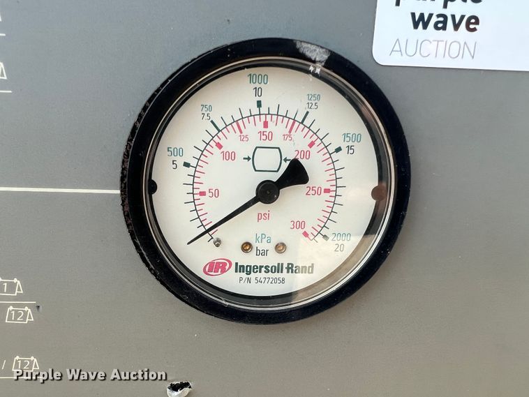 image for item JM9244 Ingersoll Rand SSR UP6-30-125  air compressor