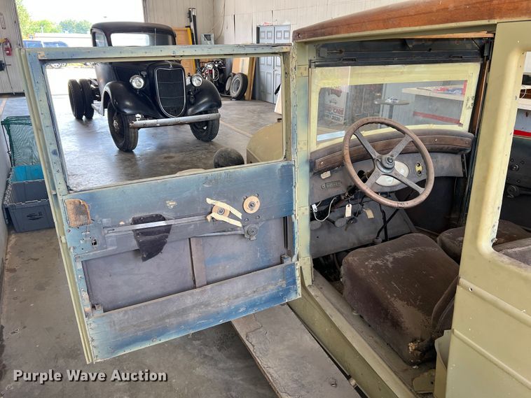 image for item JM9246 1927 Chrysler