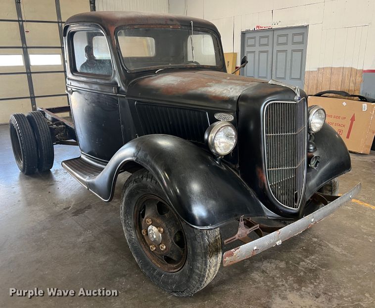 image for item JM9247 1935 Ford  pickup truck cab and chassis