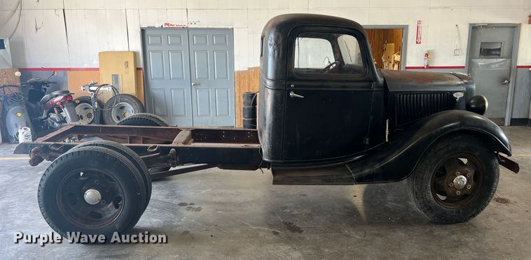 image for item JM9247 1935 Ford  pickup truck cab and chassis